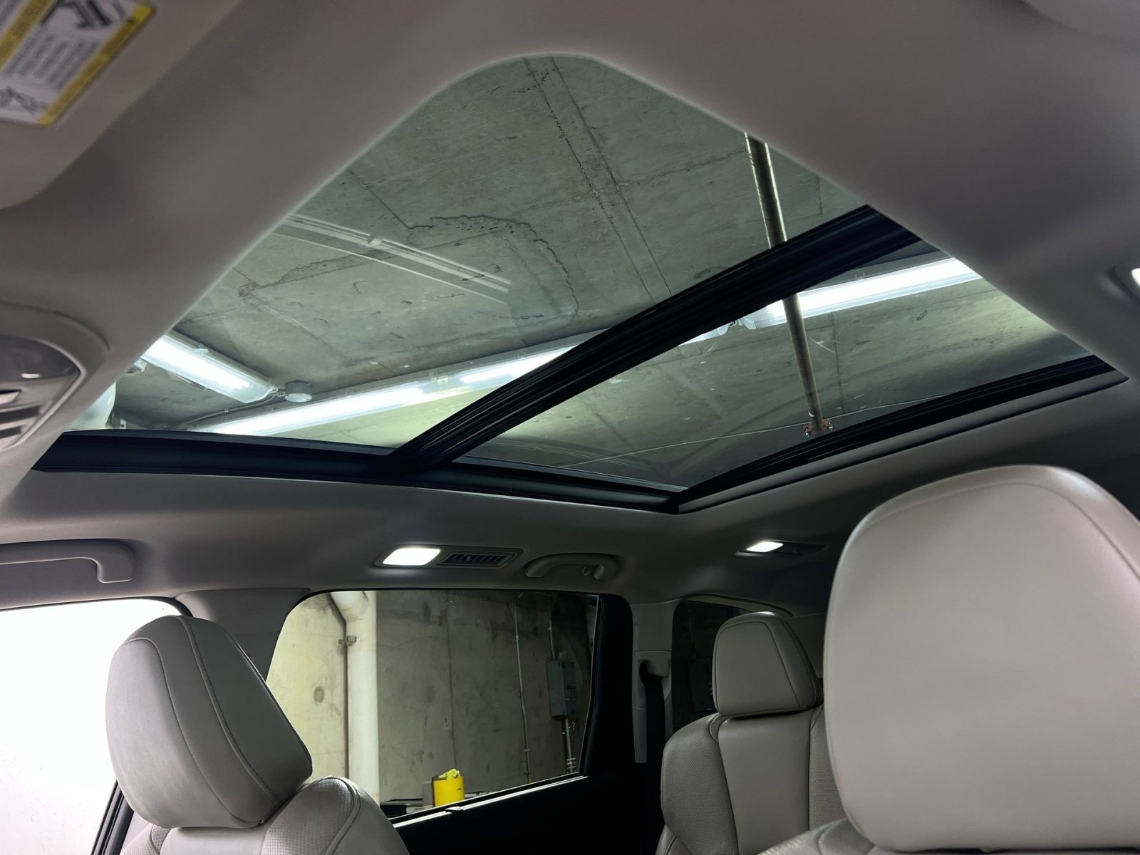 Used 2022 Subaru Ascent Limited w/ Technology Package image 28