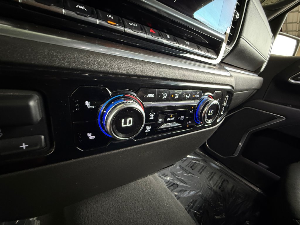 Used 2025 GMC Sierra 1500 SLT AWD/4WD image 22