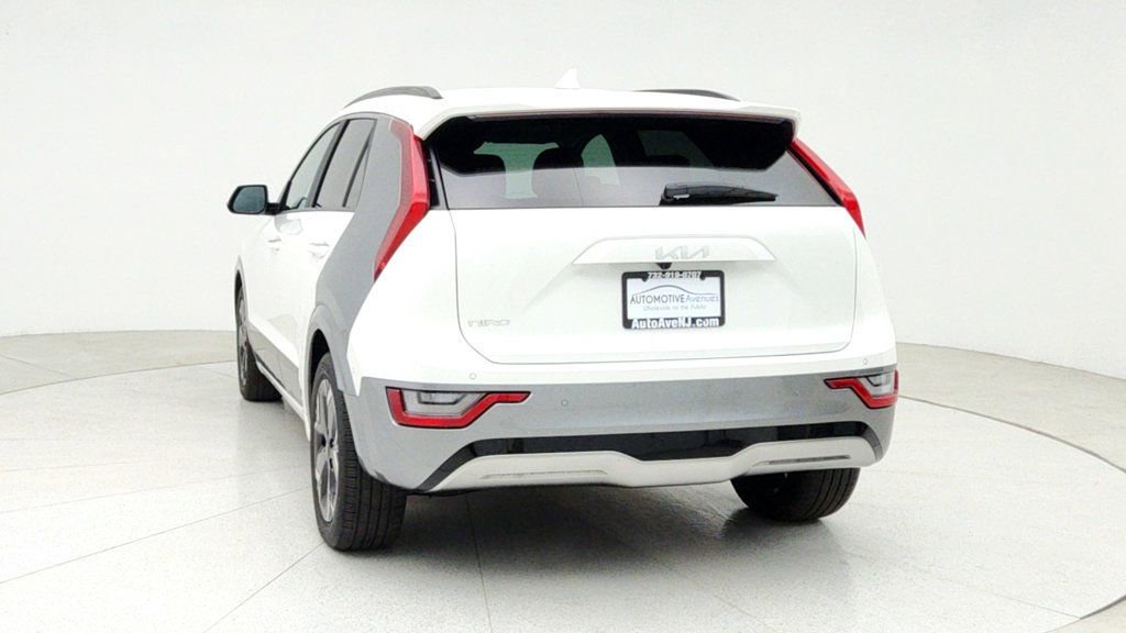 Used 2024 Kia Niro Wave w/ Wave Preserve Package image 6