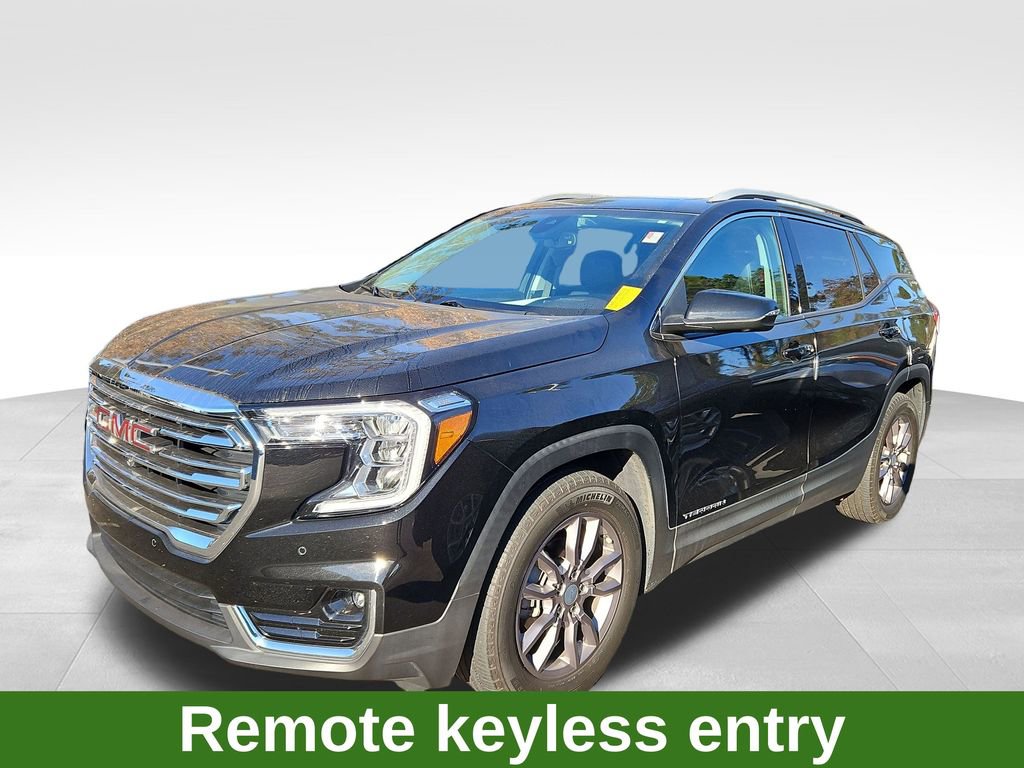 Used 2023 GMC Terrain SLT w/ Infotainment Package II image 3