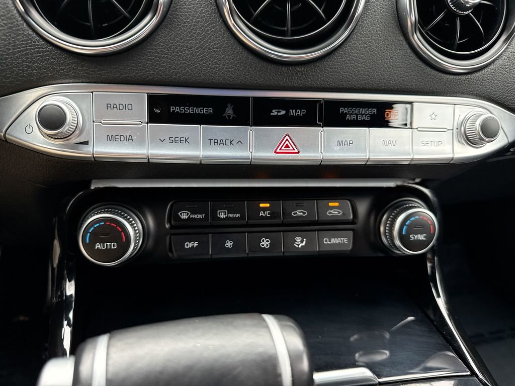 Used 2020 Kia Stinger GT-Line w/ Sun & Sound Package image 17