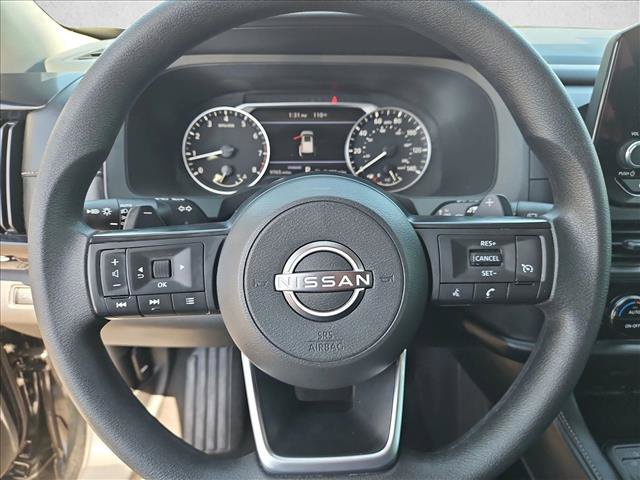 Certified 2025 Nissan Pathfinder S FWD image 12