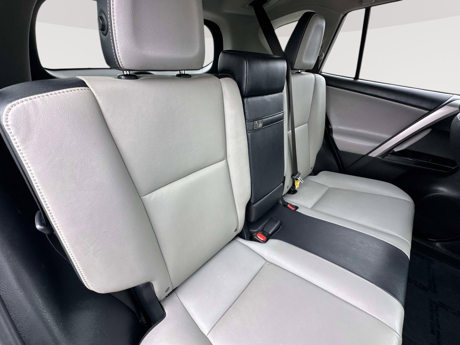 Used 2017 Toyota RAV4 Limited w/ Advanced Technology Package image 29