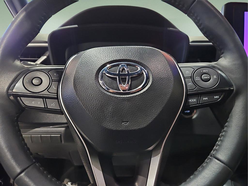 Certified 2025 Toyota Corolla SE image 25