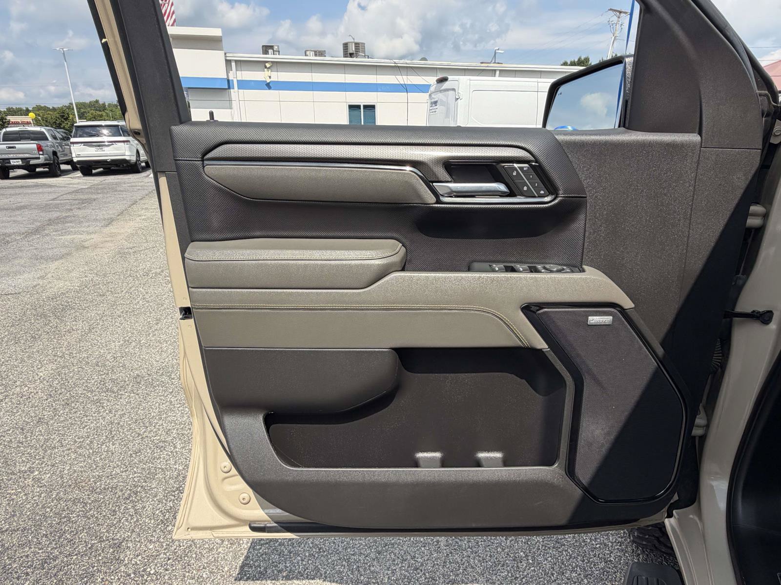 Used 2023 Chevrolet Silverado 1500 ZR2 w/ Technology Package AWD/4WD image 18