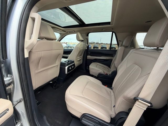 Used 2024 Ford Expedition Limited image 18