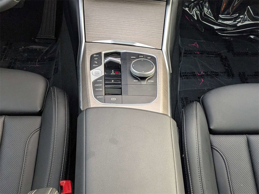 Used 2025 BMW 330i Sedan image 19