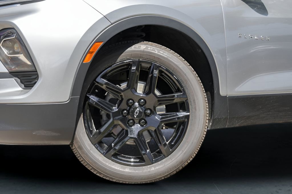Used 2023 Chevrolet Blazer LT w/ Driver Confidence Package FWD image 4