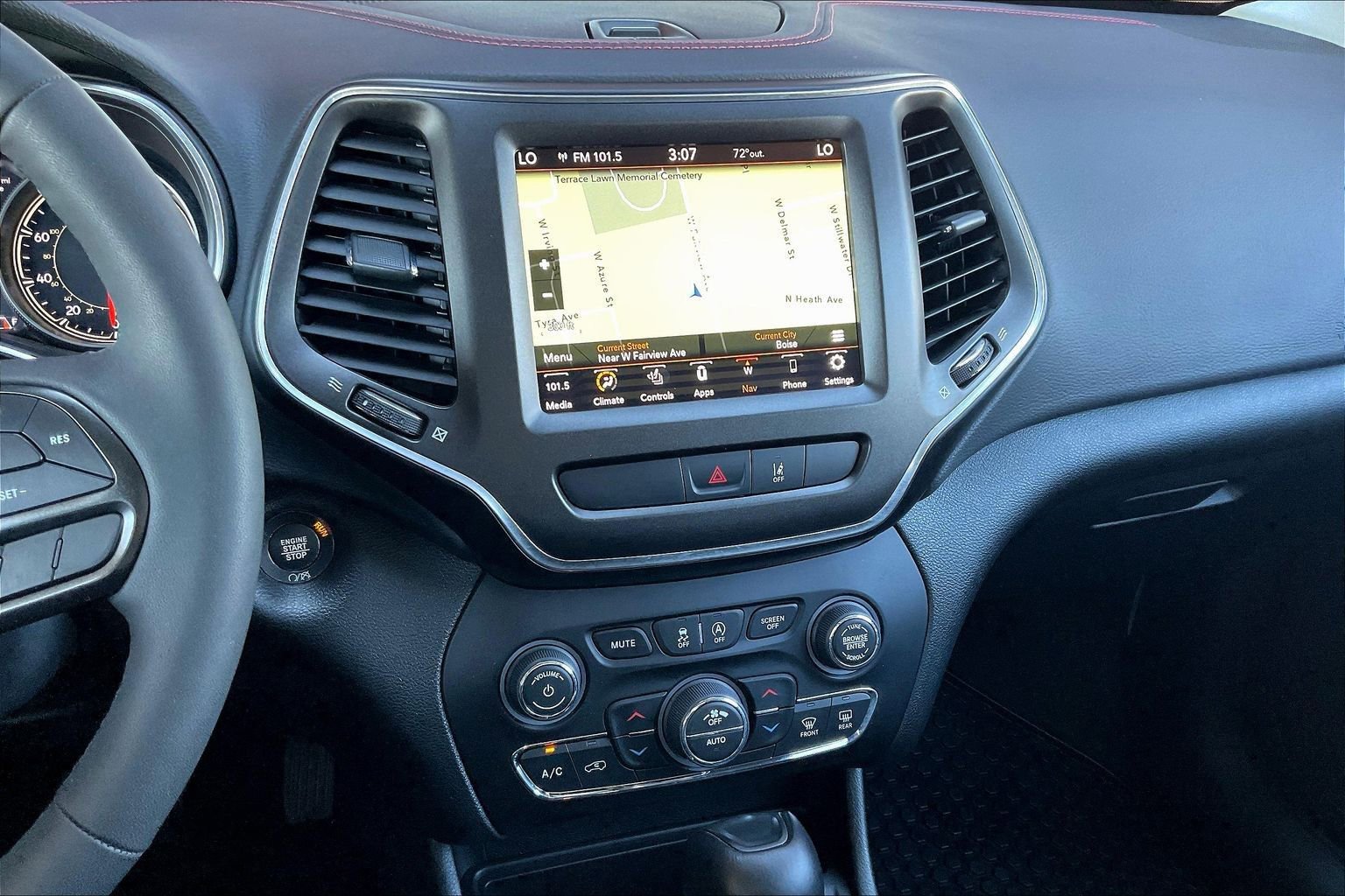 Used 2022 Jeep Cherokee Trailhawk w/ Sun, Sound & Nav Group image 9