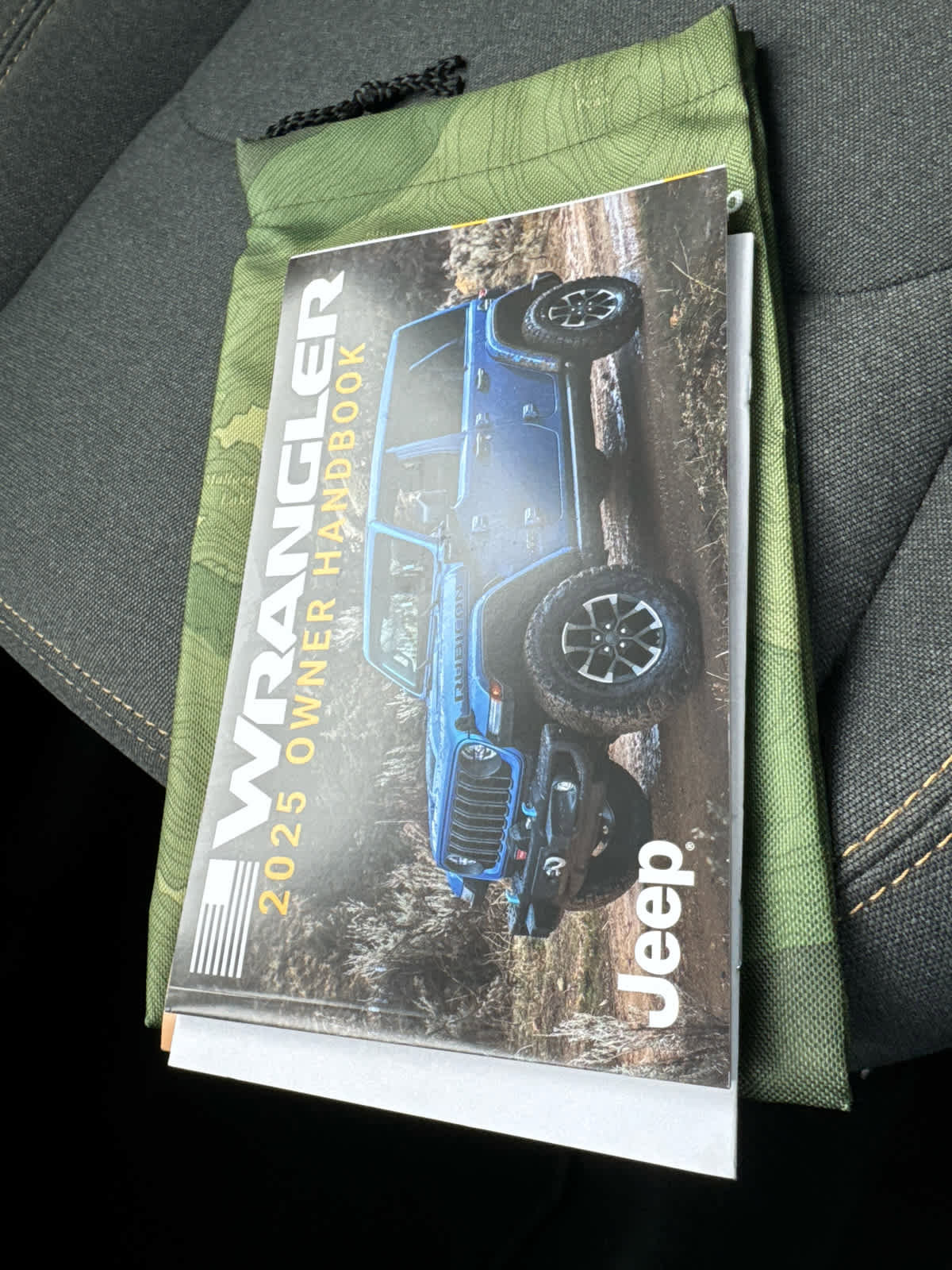 Used 2025 Jeep Wrangler Sahara w/ Safety Group image 26