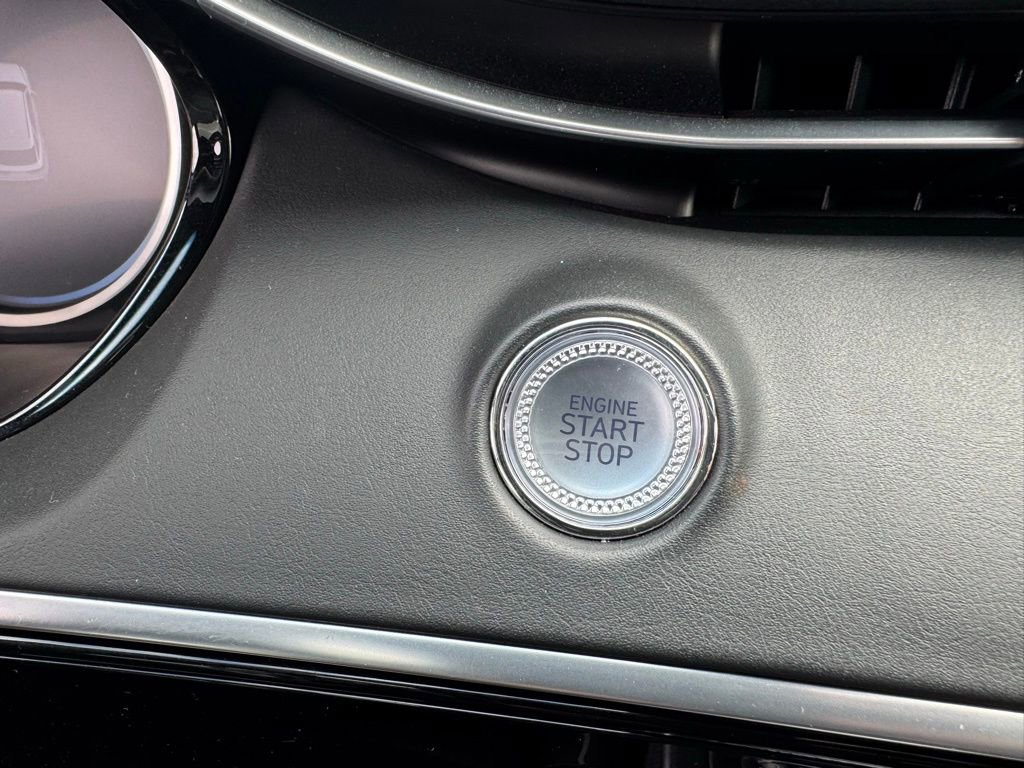 Used 2025 Genesis GV70 3.5T Sport image 28