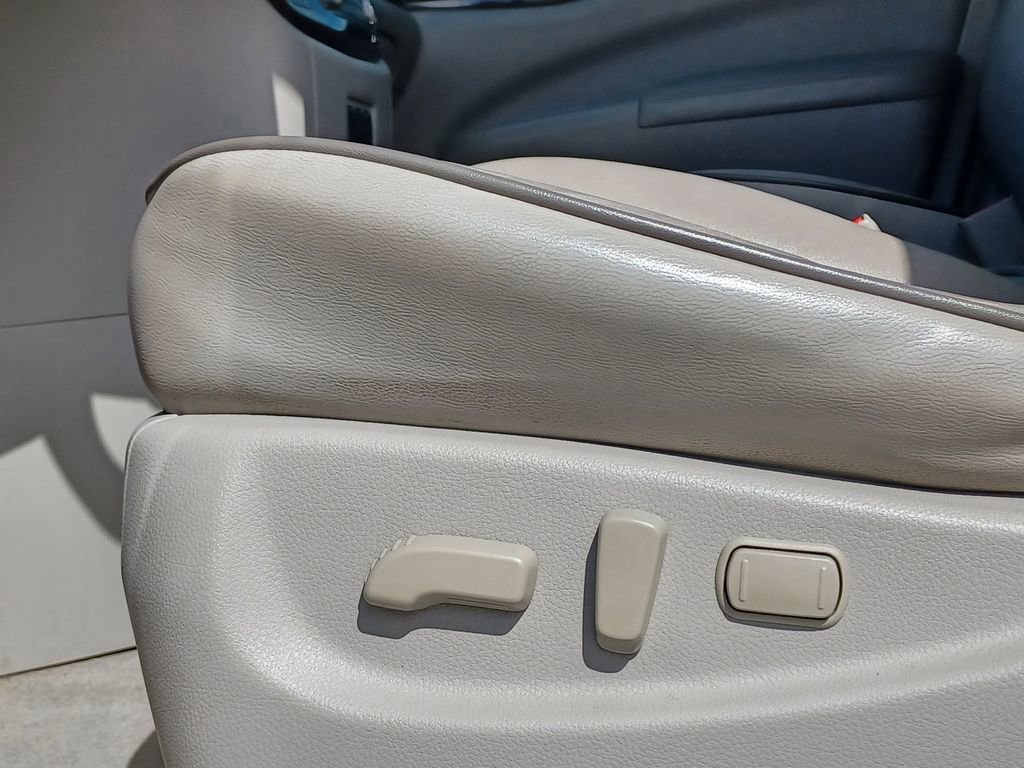 Used 2012 Nissan Quest SL FWD image 11