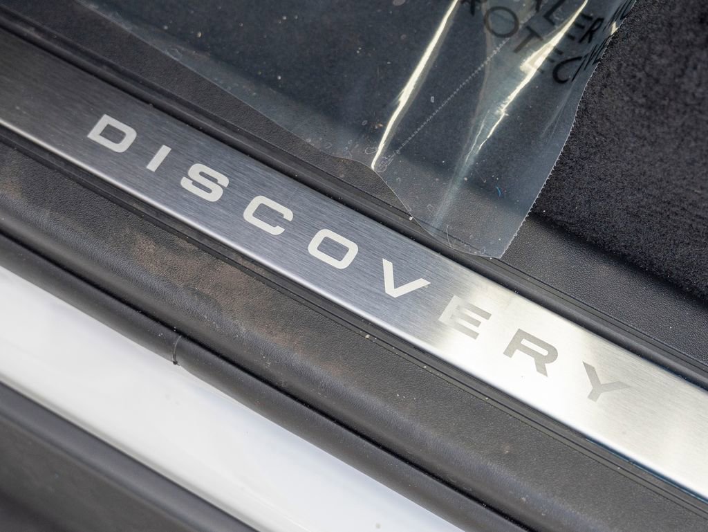 New 2025 Land Rover Discovery Dynamic SE image 15