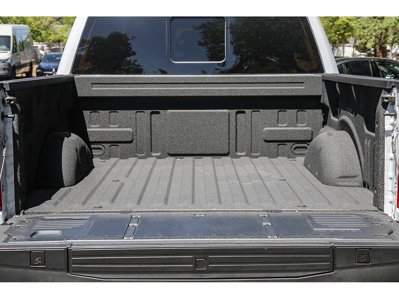 Used 2025 Ford F150 Raptor AWD/4WD image 25