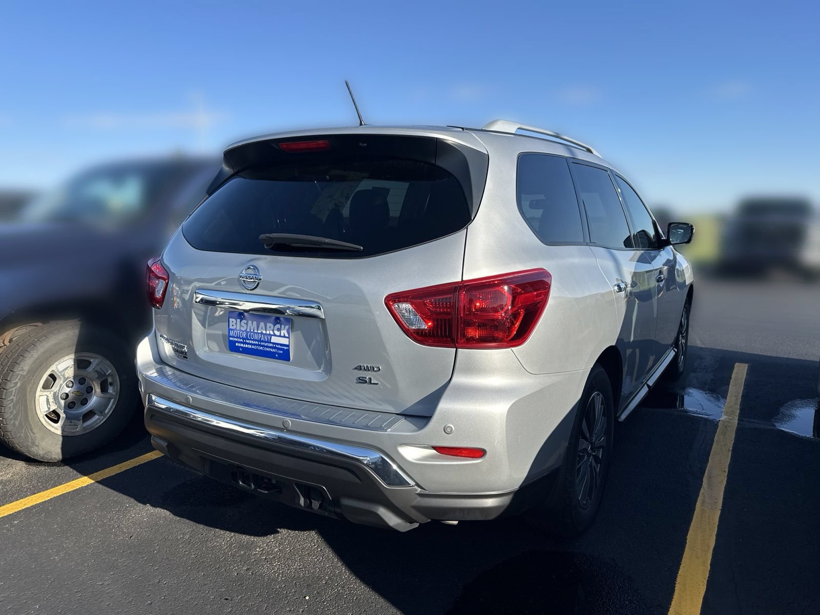 Used 2017 Nissan Pathfinder SL w/ SL Premium Package AWD/4WD image 3