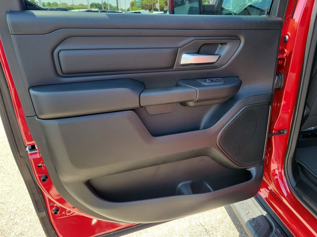 New 2026 RAM 1500 Express AWD/4WD image 13