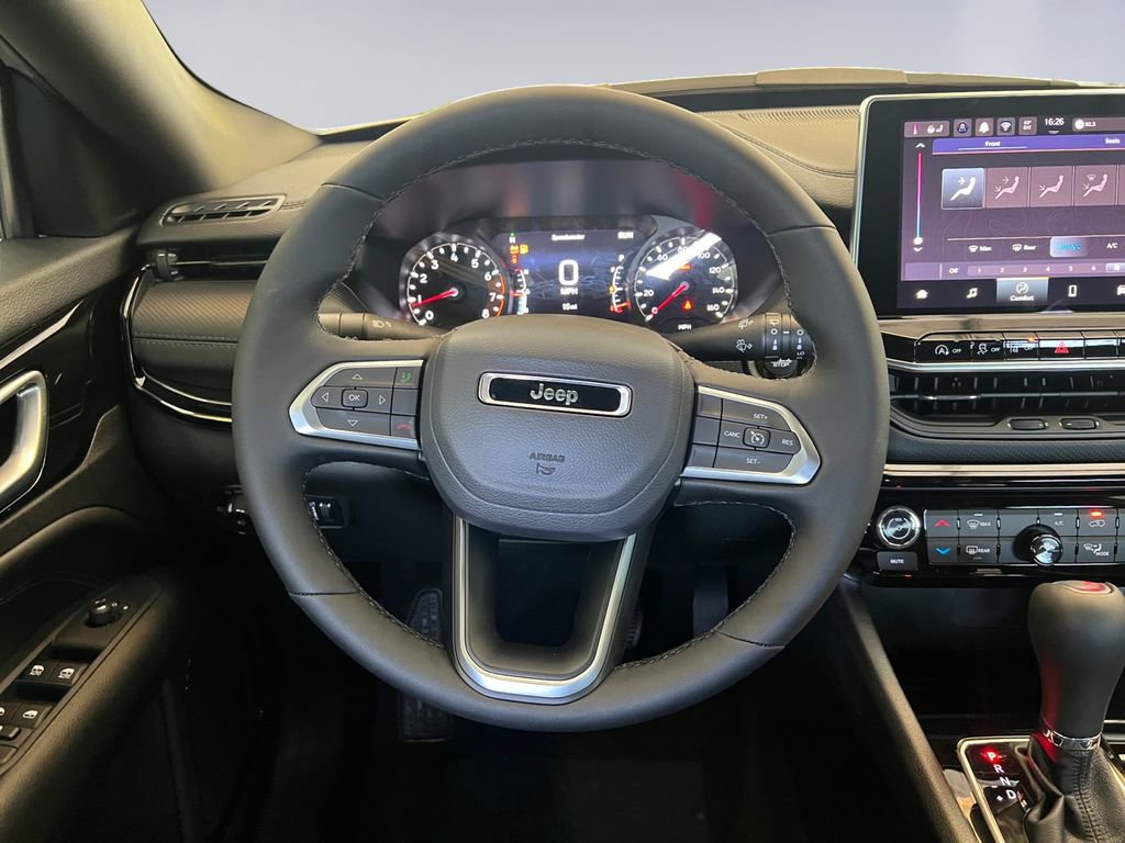 New 2026 Jeep Compass Latitude image 13