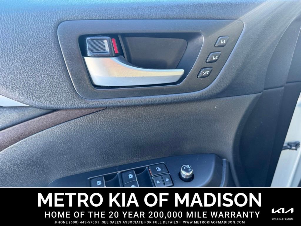 Used 2019 Toyota Highlander Limited Platinum image 13