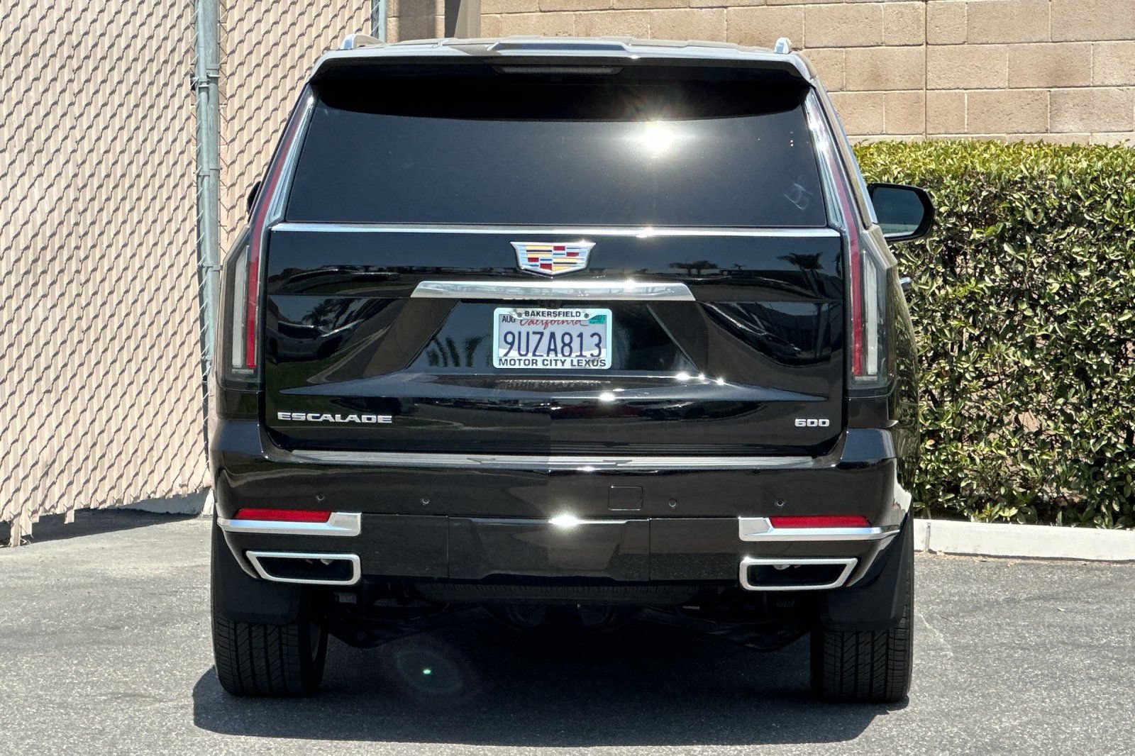 Used 2025 Cadillac Escalade Luxury w/ LPO, Floor Liner Package RWD image 5