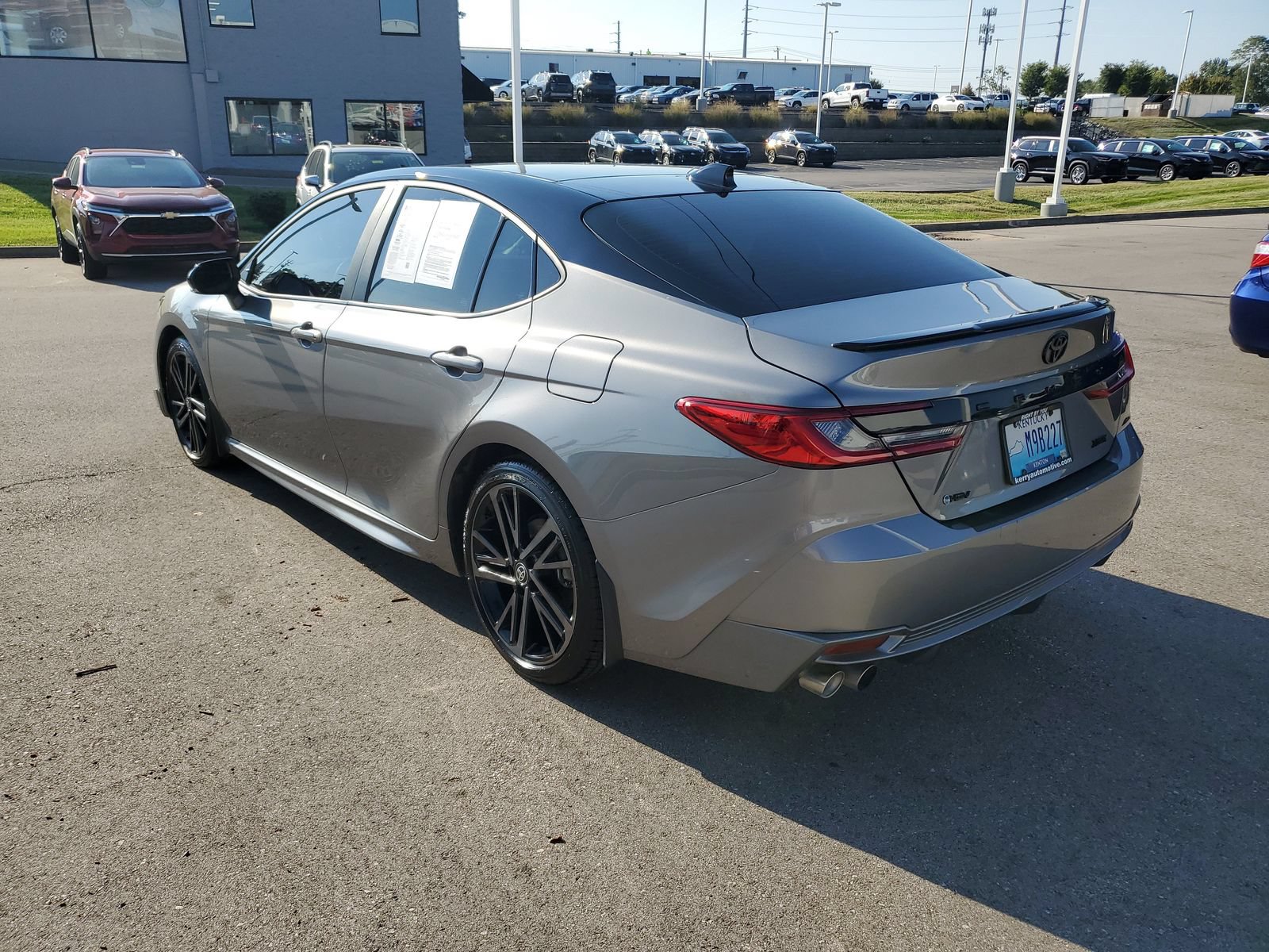 Used 2025 Toyota Camry XSE FWD image 3