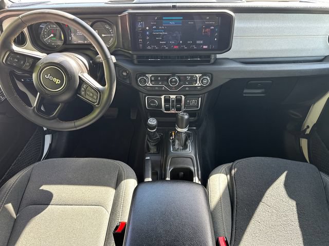 Used 2024 Jeep Wrangler Unlimited w/ Convenience Group AWD/4WD image 18