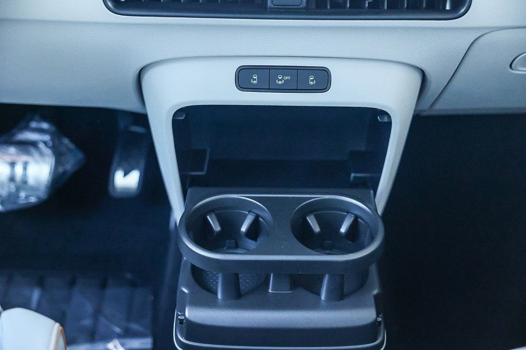 New 2025 Volkswagen ID. Buzz 1st Edition image 22