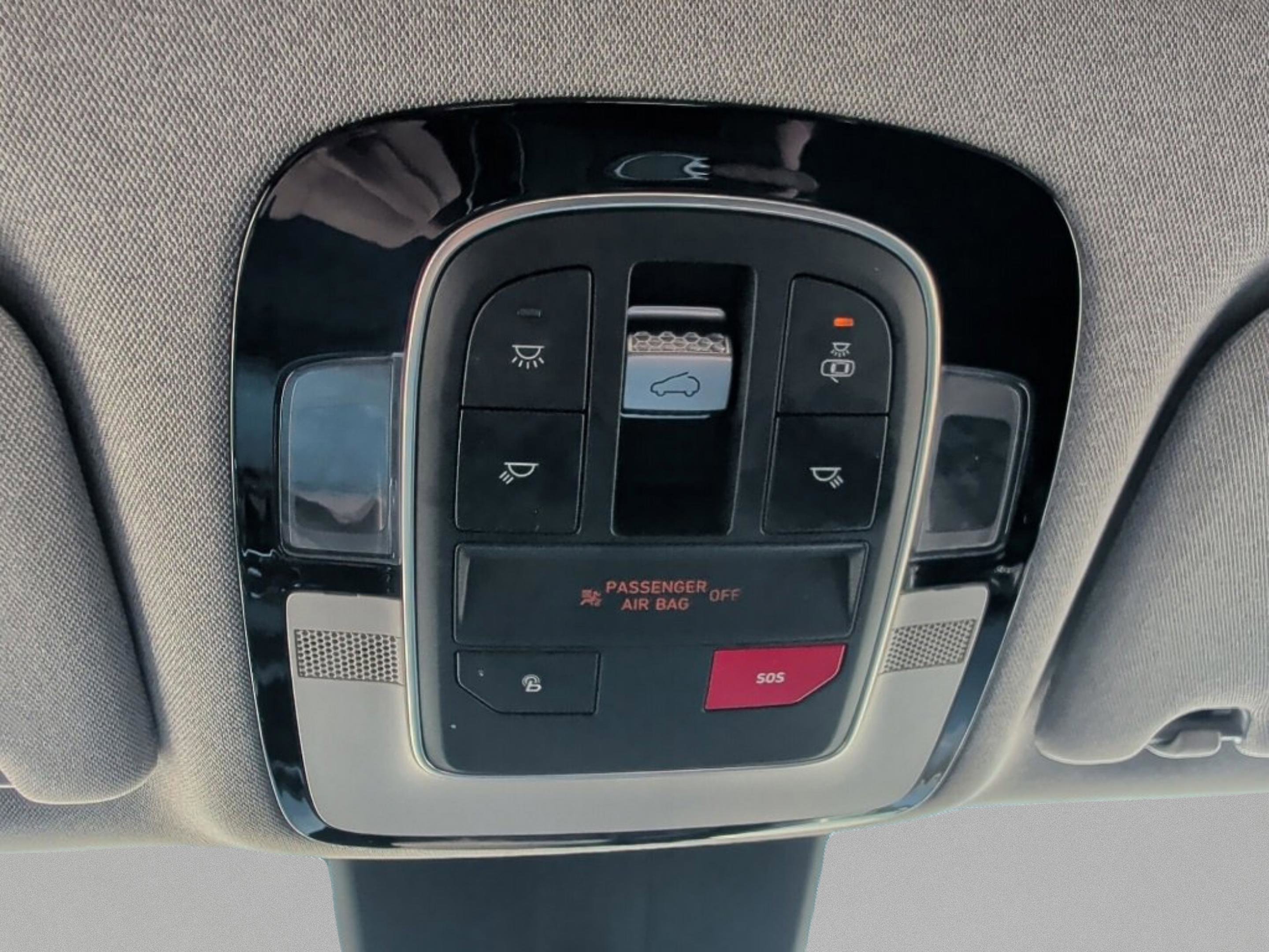Used 2023 Hyundai Santa Fe Limited image 29