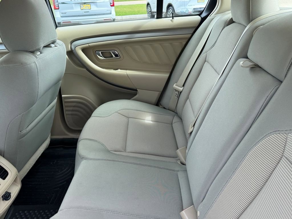 Used 2015 Ford Taurus SEL FWD image 8