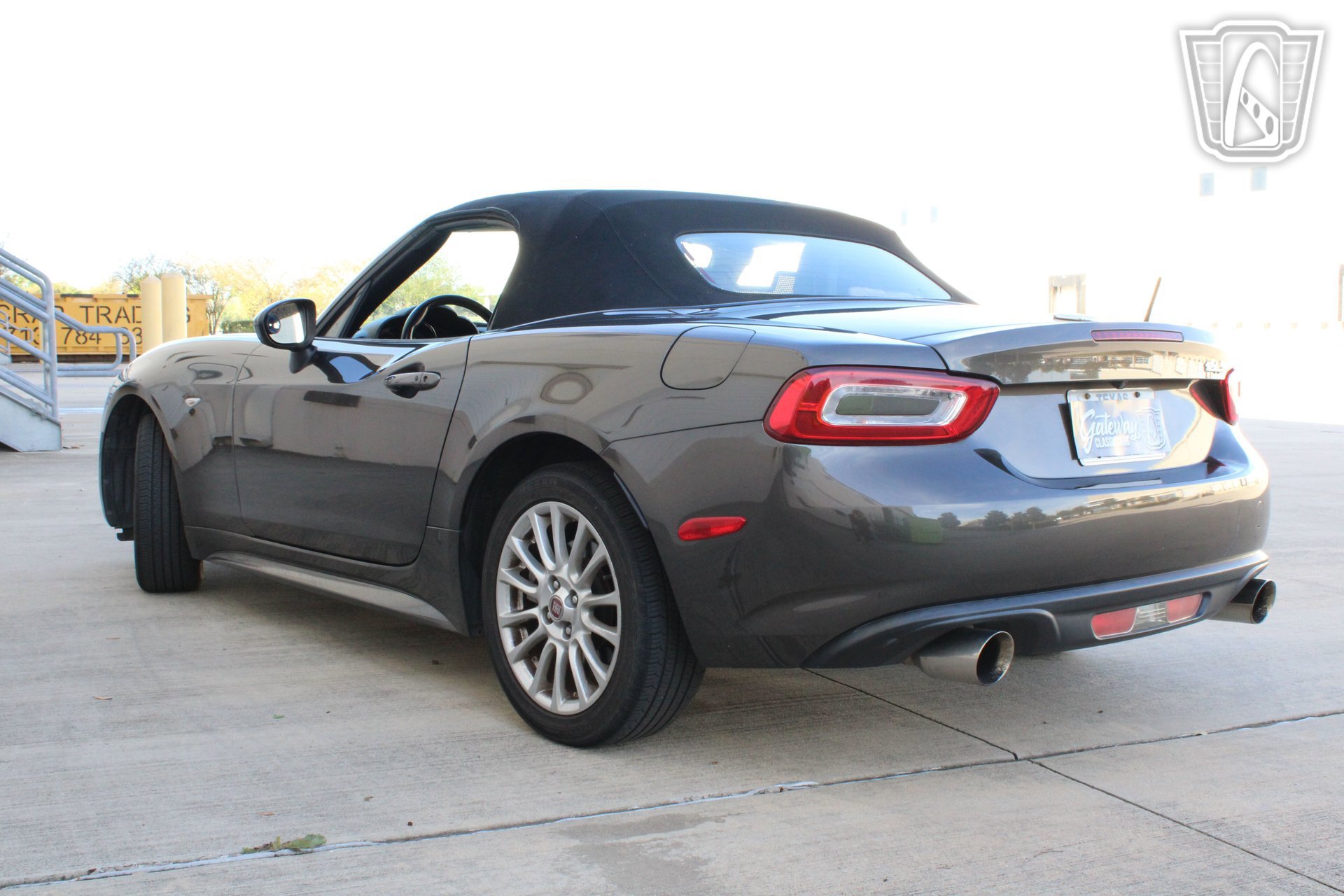 Used 2017 FIAT 124 Spider Classica image 18