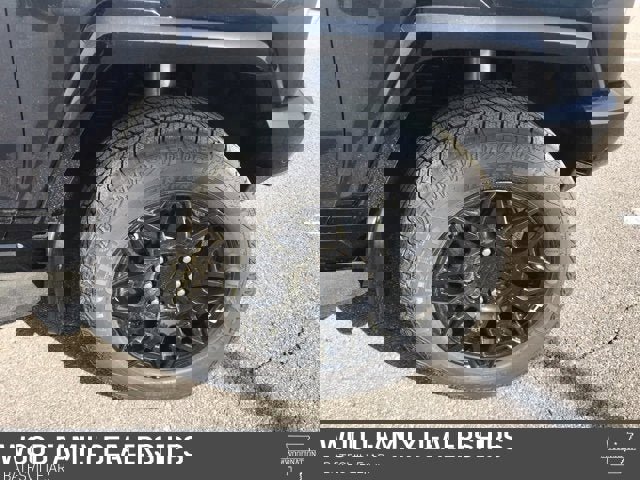 New 2025 GMC Hummer EV 3X w/ LPO, Dark Essentials Package image 29