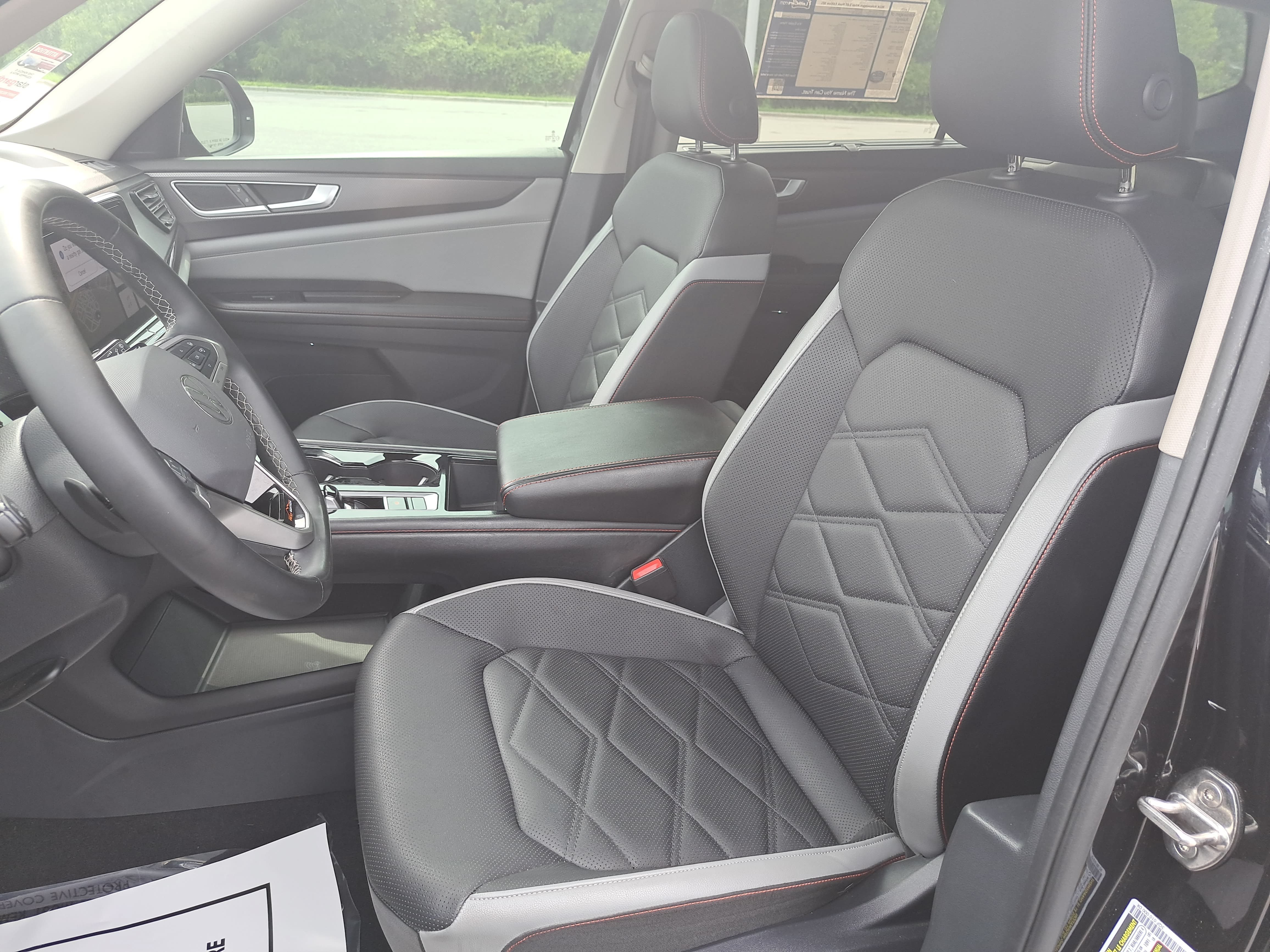 Used 2024 Volkswagen Atlas Peak Edition SEL AWD/4WD image 15