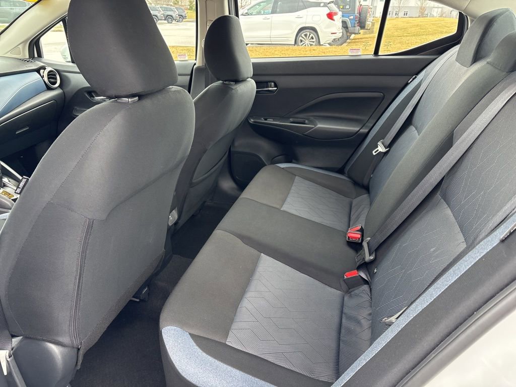 Used 2025 Nissan Versa SV image 9