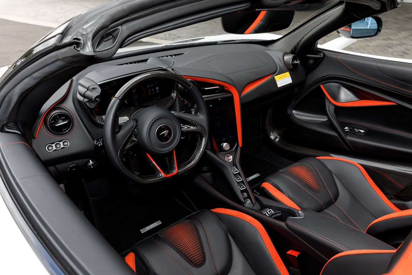 Used 2024 McLaren 750S Spider RWD image 62