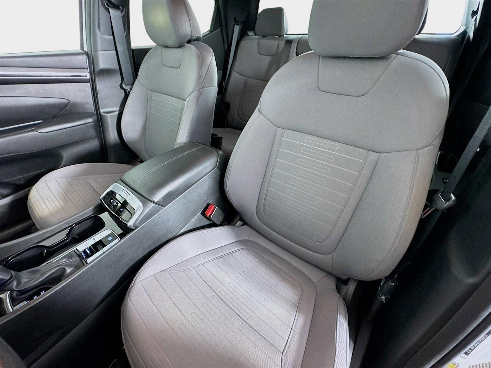 Used 2023 Hyundai Santa Cruz SEL image 12