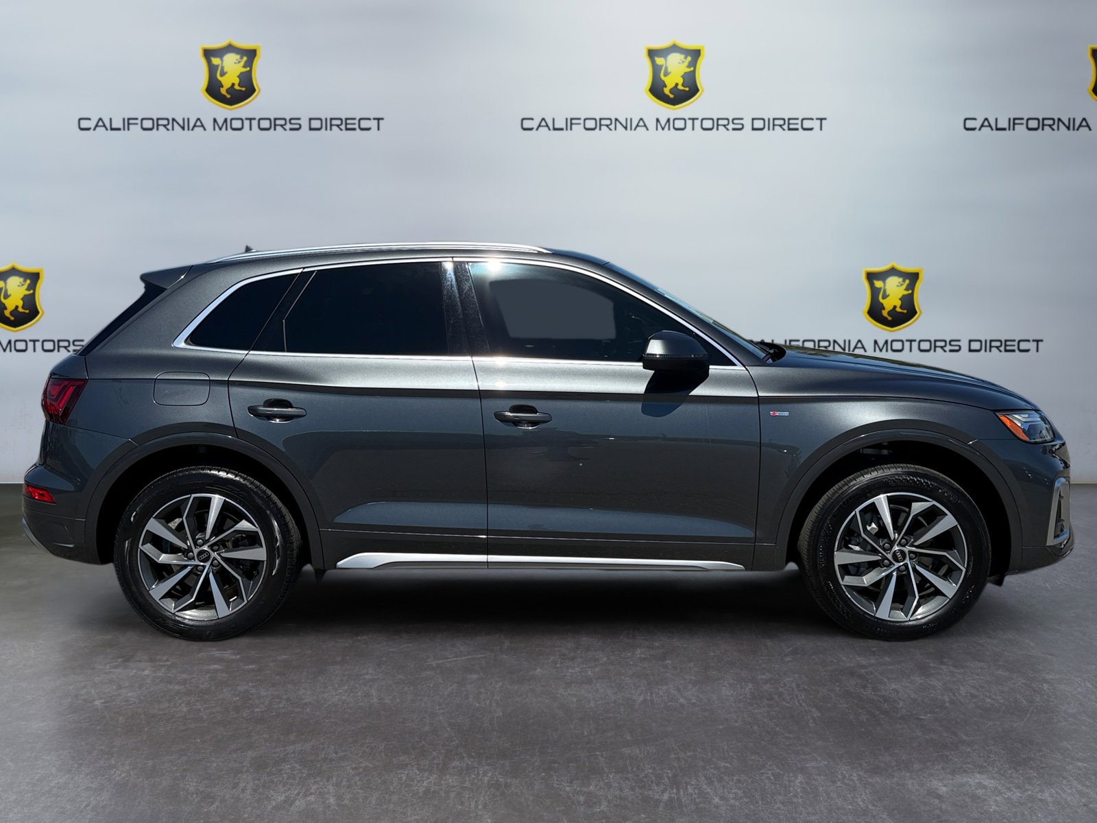 Used 2023 Audi Q5 2.0T Premium w/ Convenience Package image 6