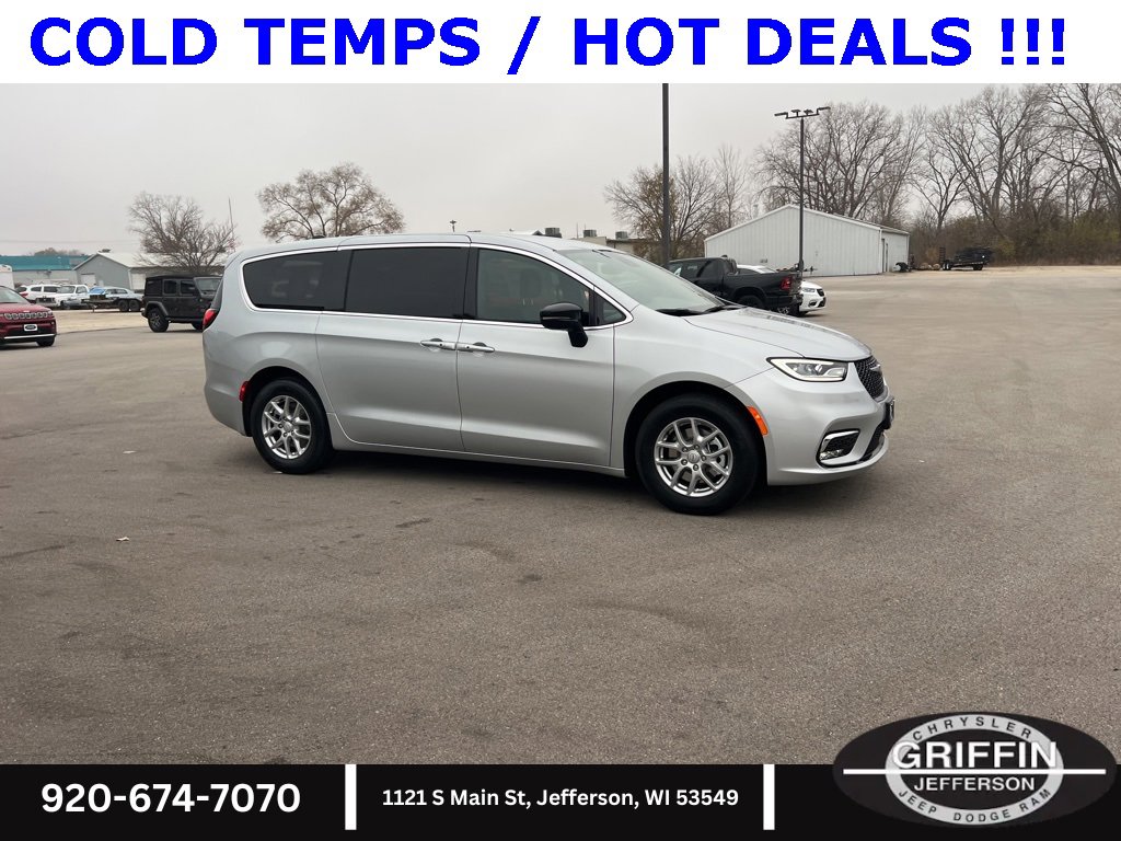 New 2026 Chrysler Pacifica Select image 7