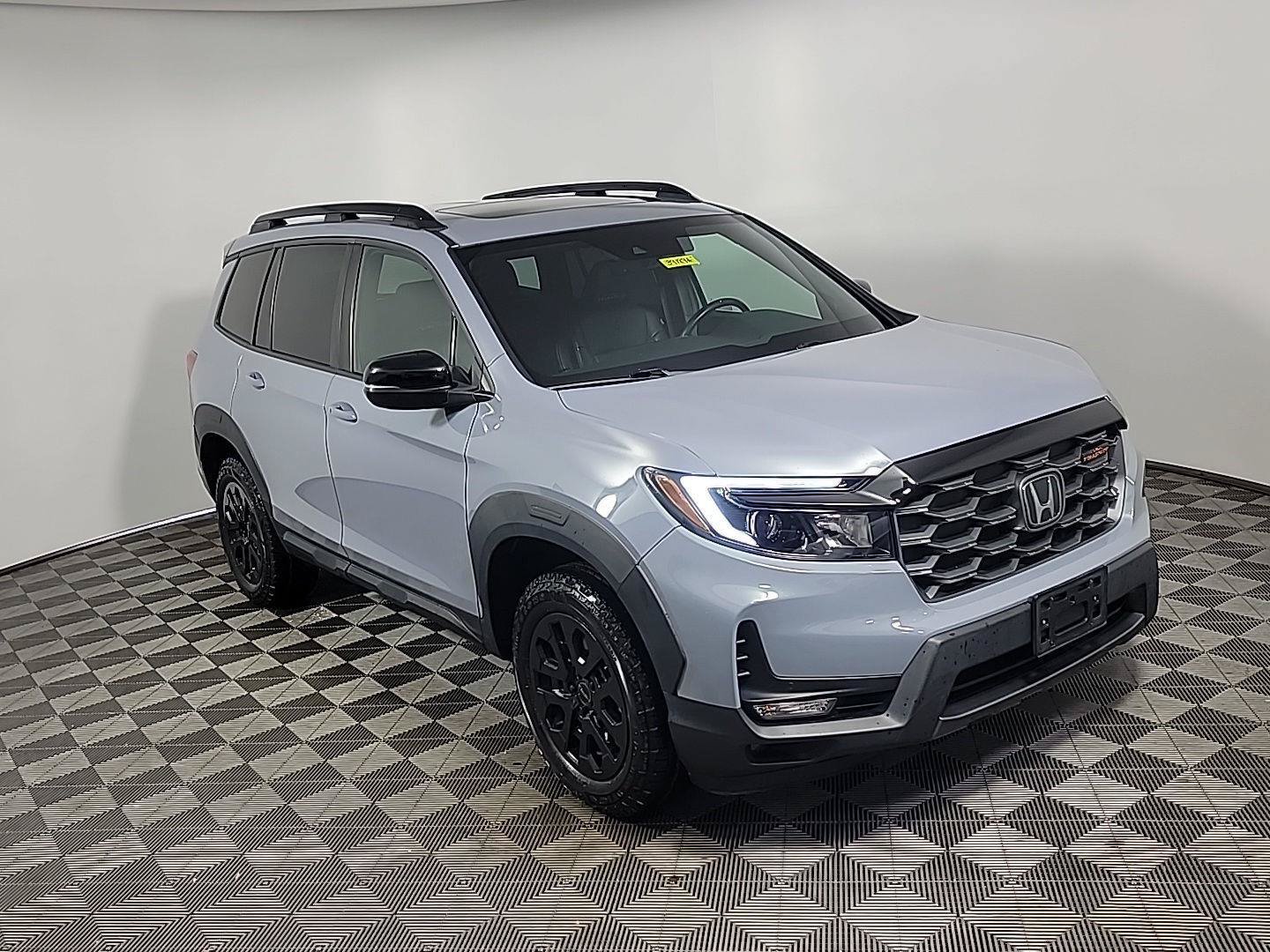 Certified 2023 Honda Passport TrailSport image 2