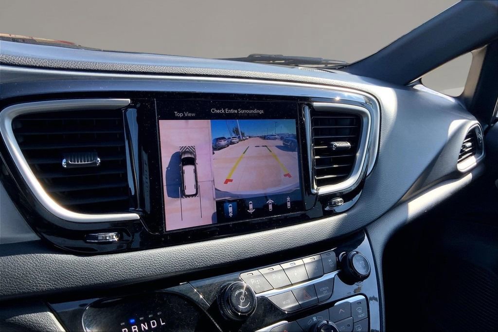 Used 2020 Chrysler Pacifica Touring-L Plus FWD image 21