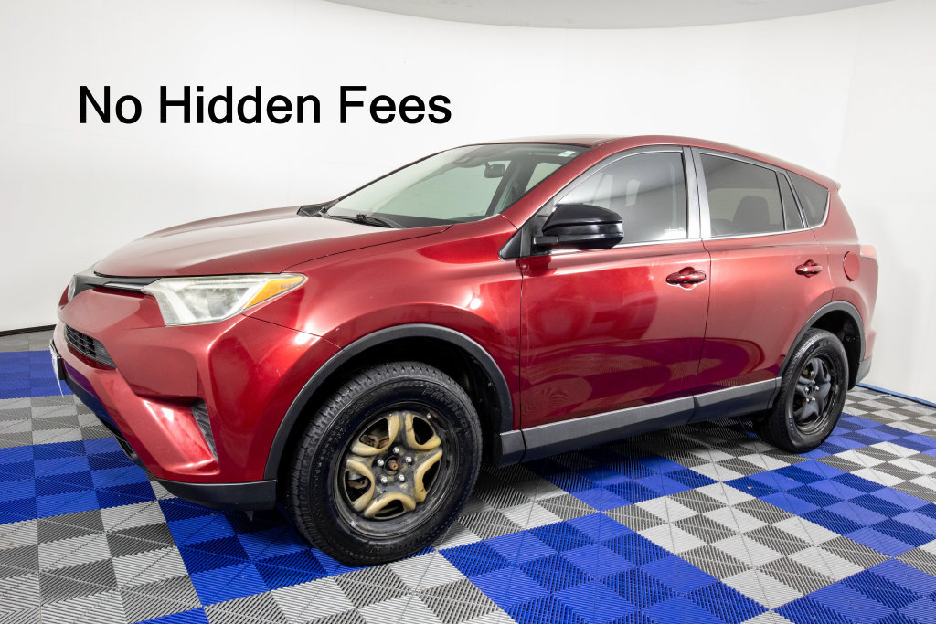 Used 2018 Toyota RAV4 LE FWD image 1