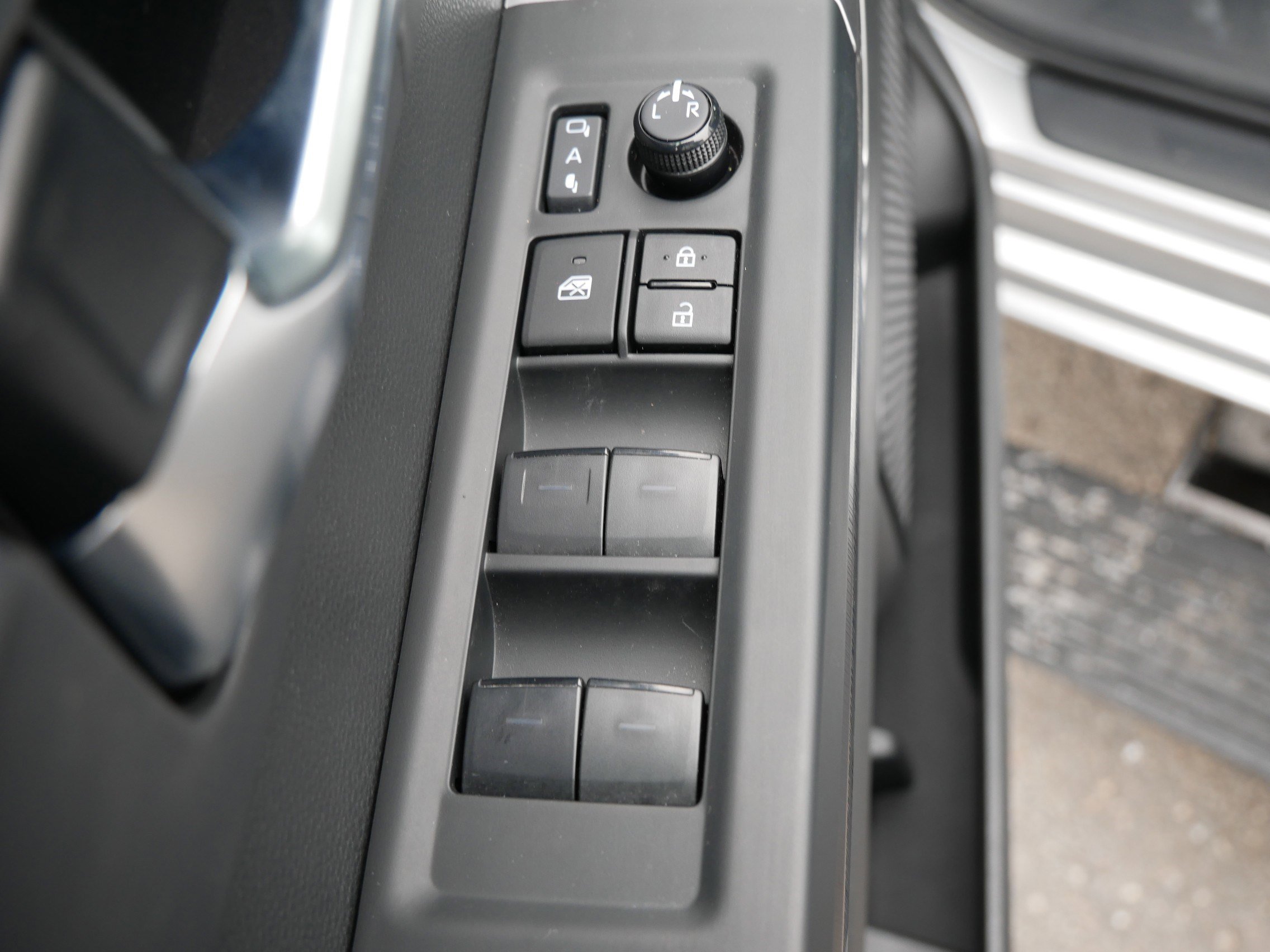 Used 2024 Toyota Tundra Platinum image 19