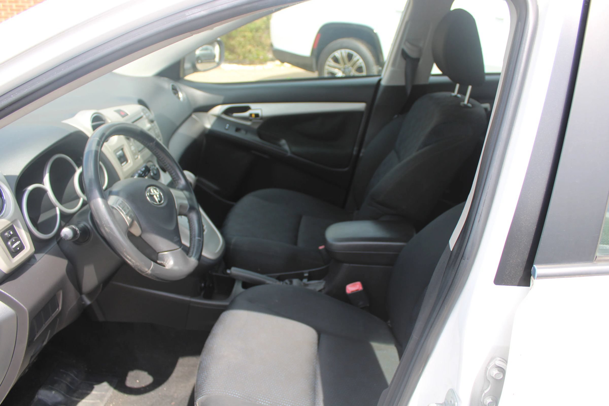Used 2009 Toyota Matrix S w/ Preferred Accessory Pkg FWD image 11