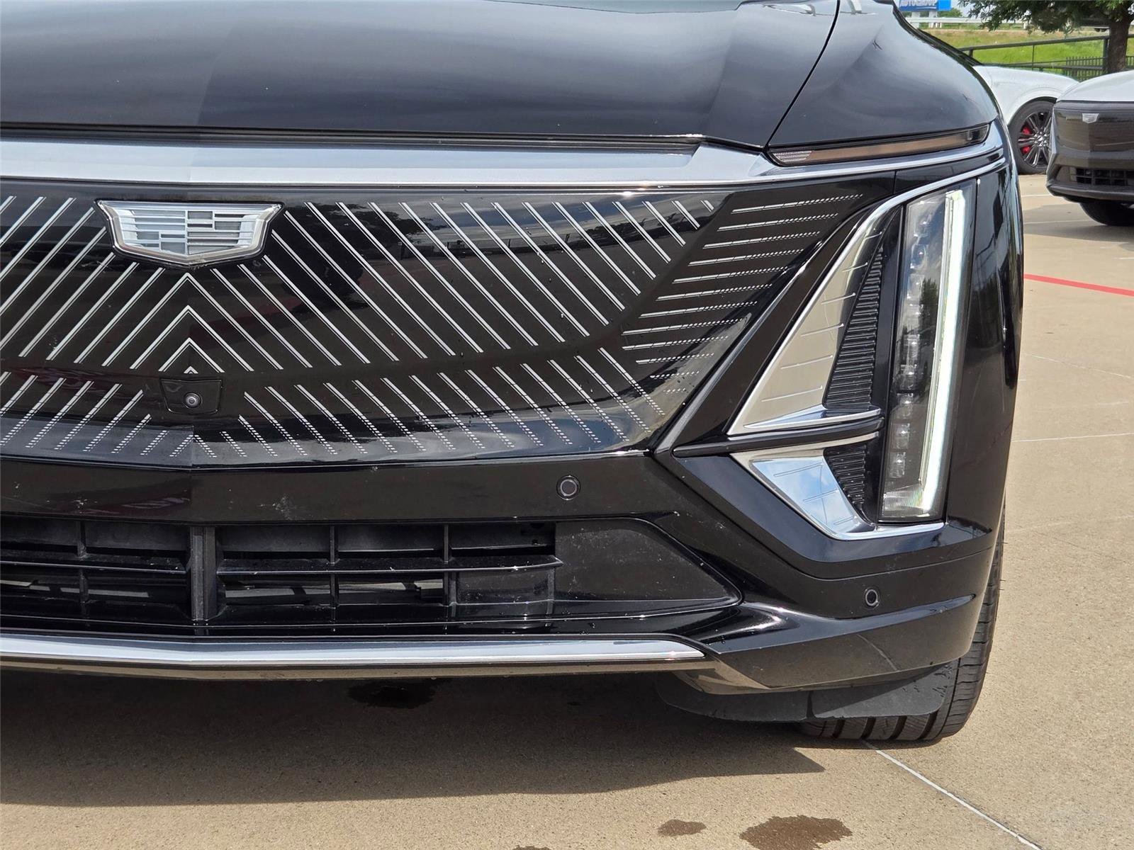Certified 2025 Cadillac Lyriq Luxury w/ LPO, Floor Liner Package AWD/4WD image 6