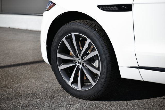 New 2026 Jaguar F-PACE R-Dynamic S image 5