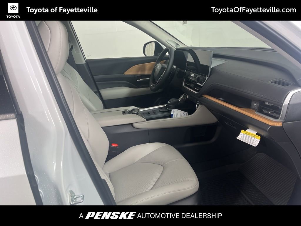 New 2026 Toyota Grand Highlander Platinum image 8