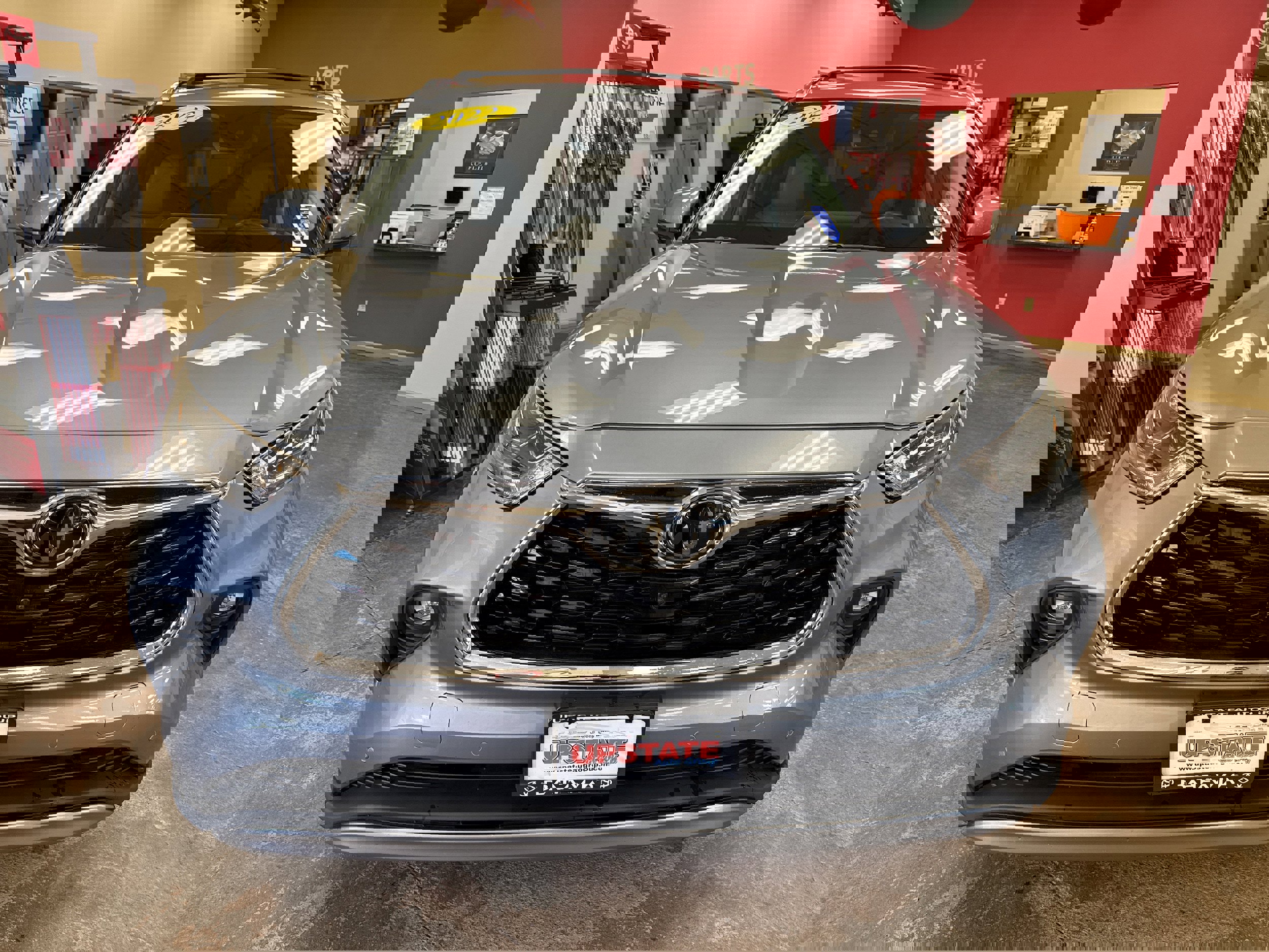 Used 2022 Toyota Highlander Platinum video 2