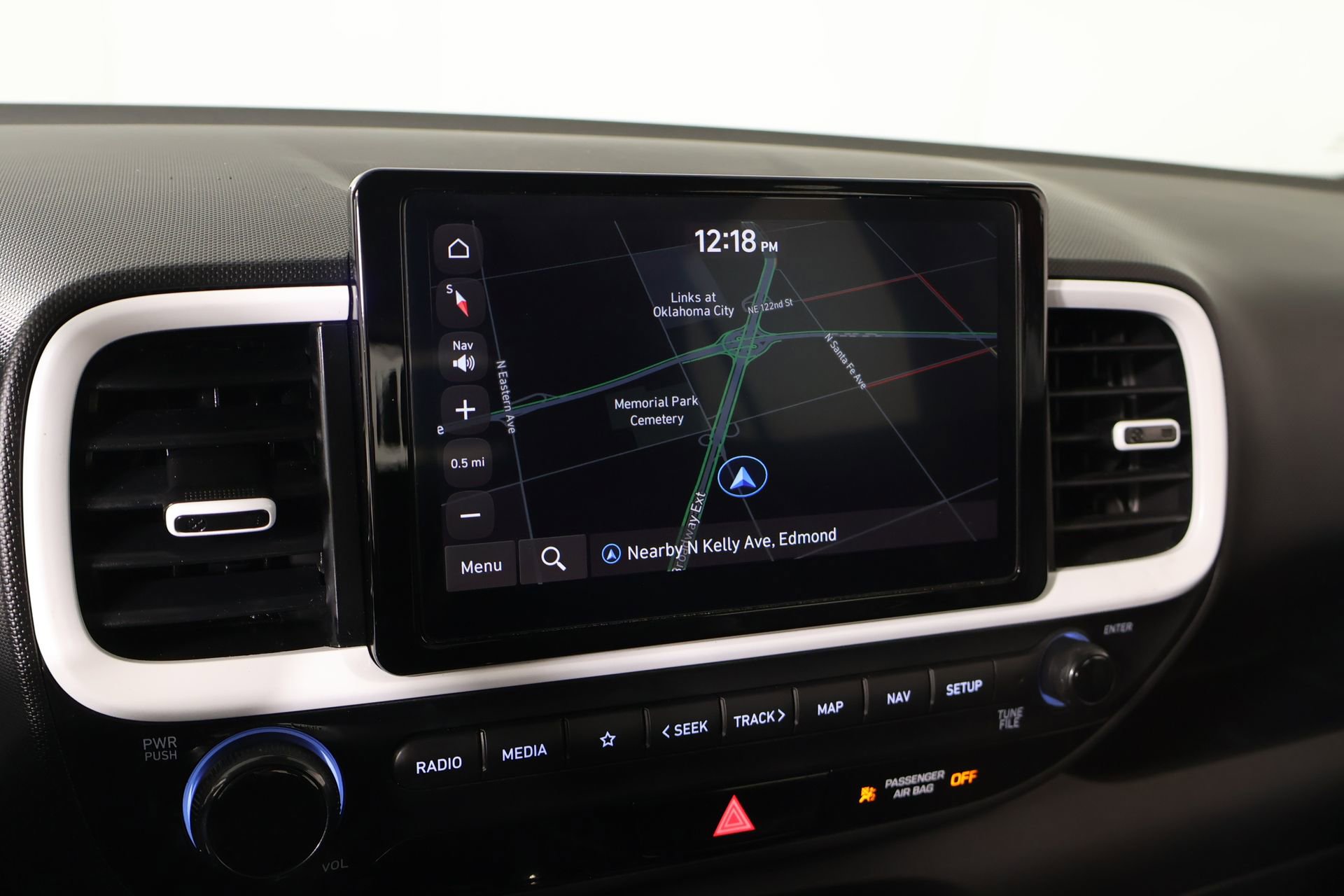 Used 2025 Hyundai Venue Limited FWD image 7