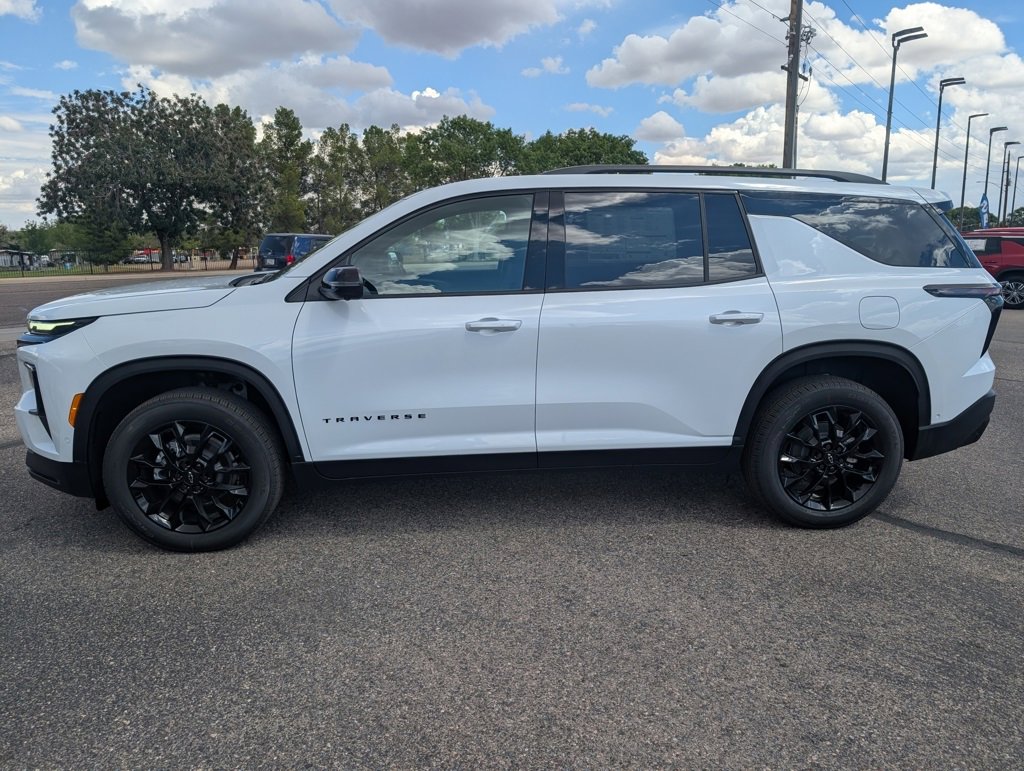 New 2026 Chevrolet Traverse LT w/ Enhanced Driving Package image 2