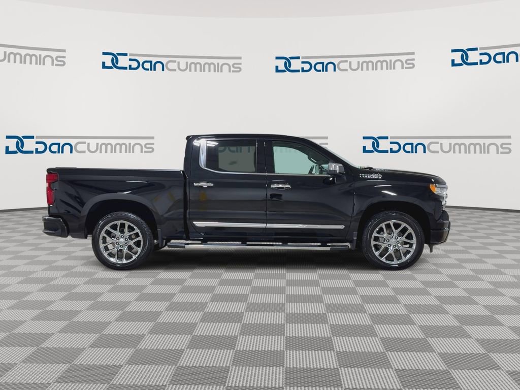 Used 2024 Chevrolet Silverado 1500 High Country w/ Technology Package AWD/4WD image 2