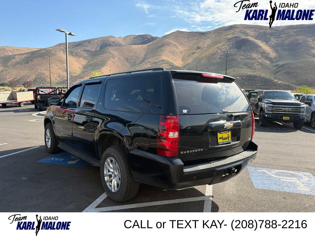 Used 2008 Chevrolet Suburban LT w/ LT Preferred Equipment Group AWD/4WD image 2