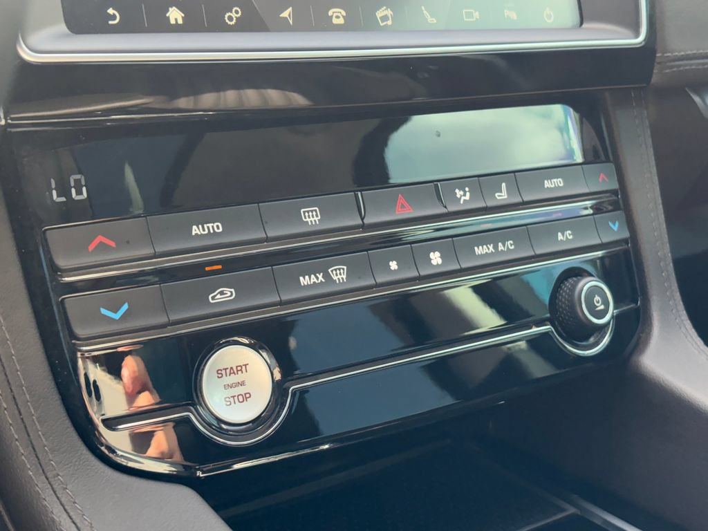 Used 2019 Jaguar F-PACE Portfolio AWD/4WD image 19